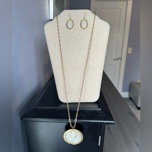 Stella & Dot Amals pendant necklace and earring set